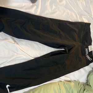 NIKE PRO CAPRI LEGGINGS SZ S